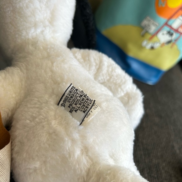 Snoopy | 1950s plush with 5 outfits and carrying case collectible - Picture 14 of 15